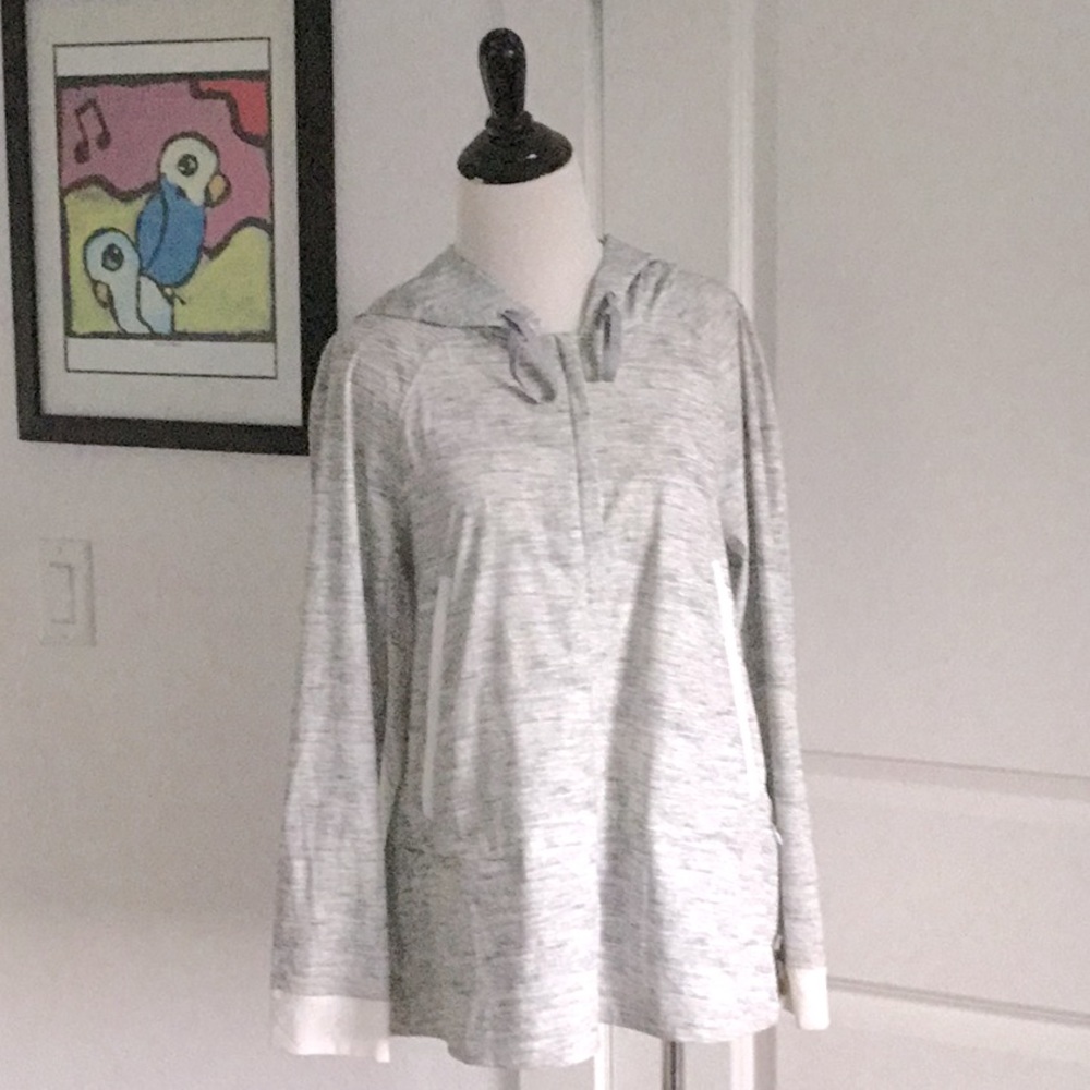Lululemon hooded wind breaker